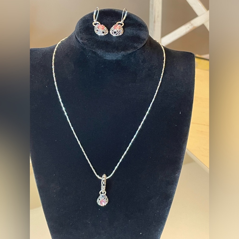 NIB Jean Marc 18” silver tone necklace and earrings w/ interchangeable pendants